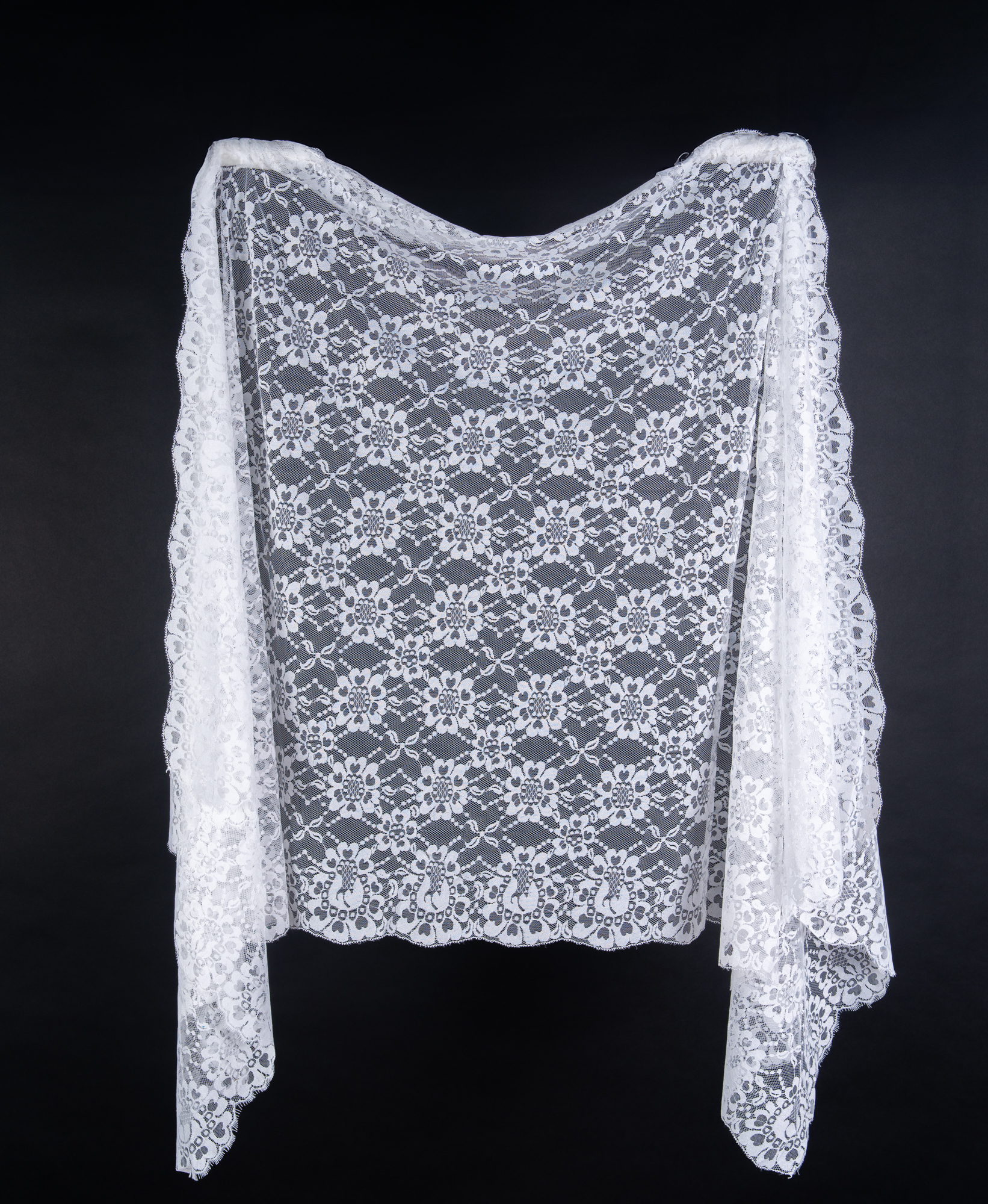 Mantilla Rectangular. Blanca. Medidas 210cm x 90cm